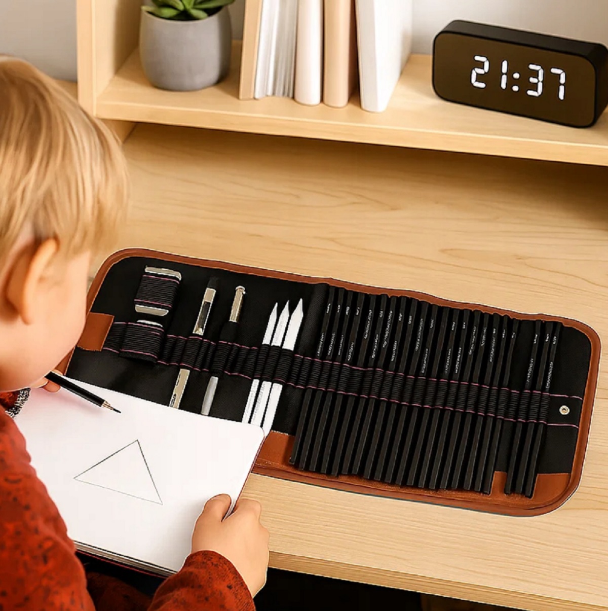 Jedinečná praktická sada na skicovanie a kreslenie